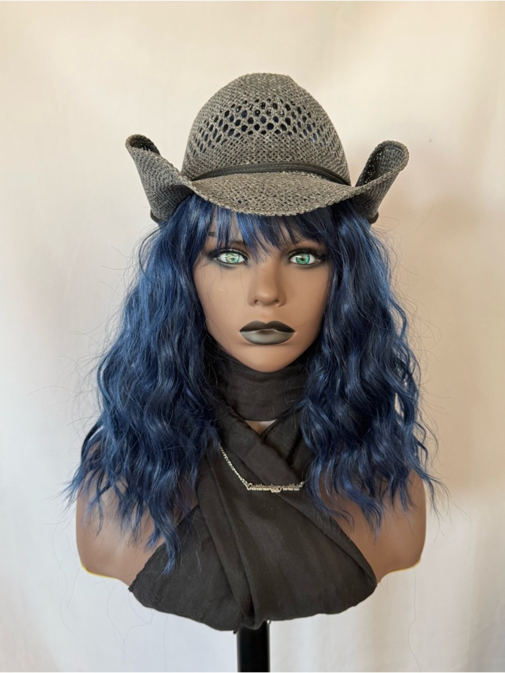 A Pretty “Put On & Go” Blue & Black Synthetic Wig w Bangs 💙NO FURTHER DISCOUNT🖤